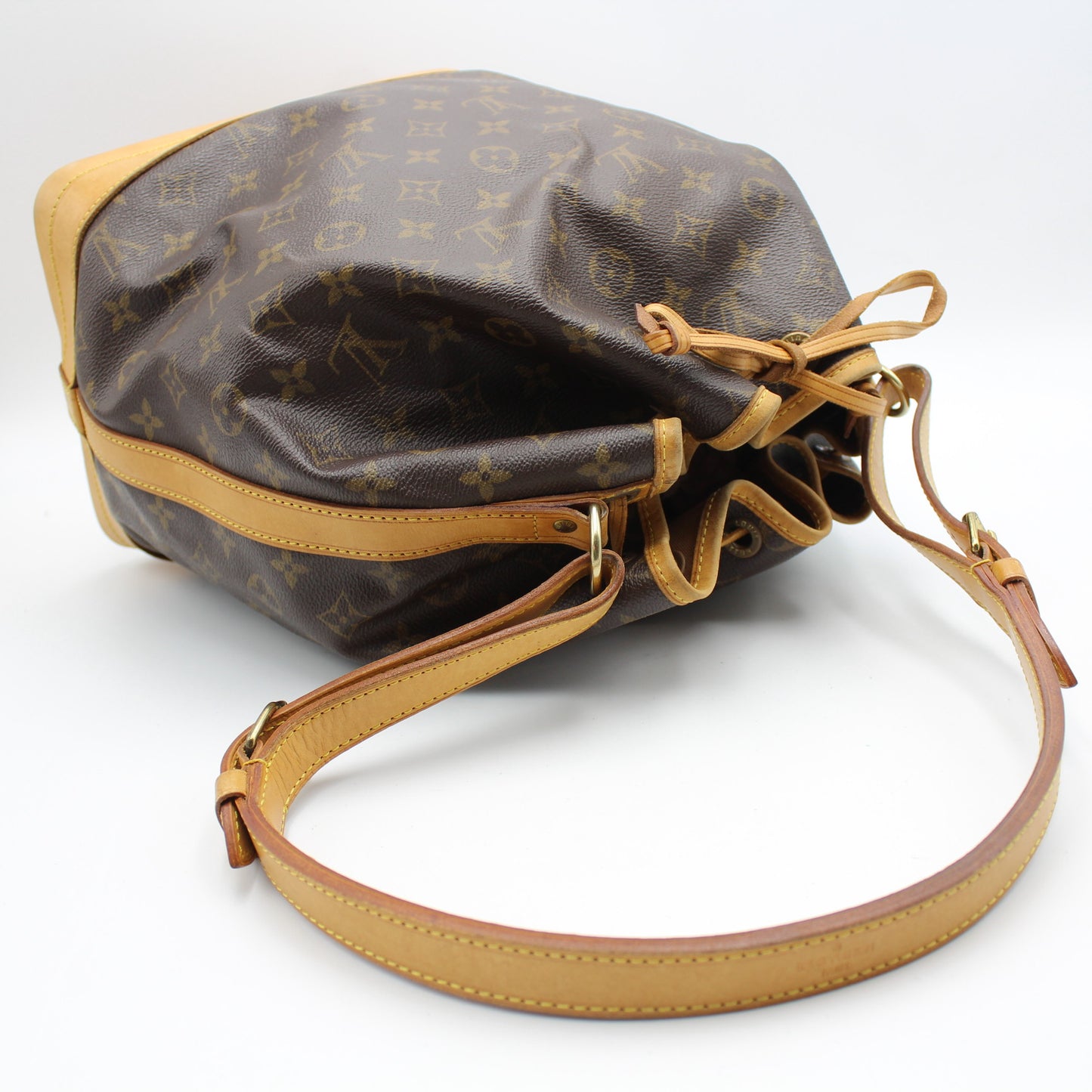 BORSA SECCHIELLO LOUIS VUITTON NOE MONOGRAM LB1717