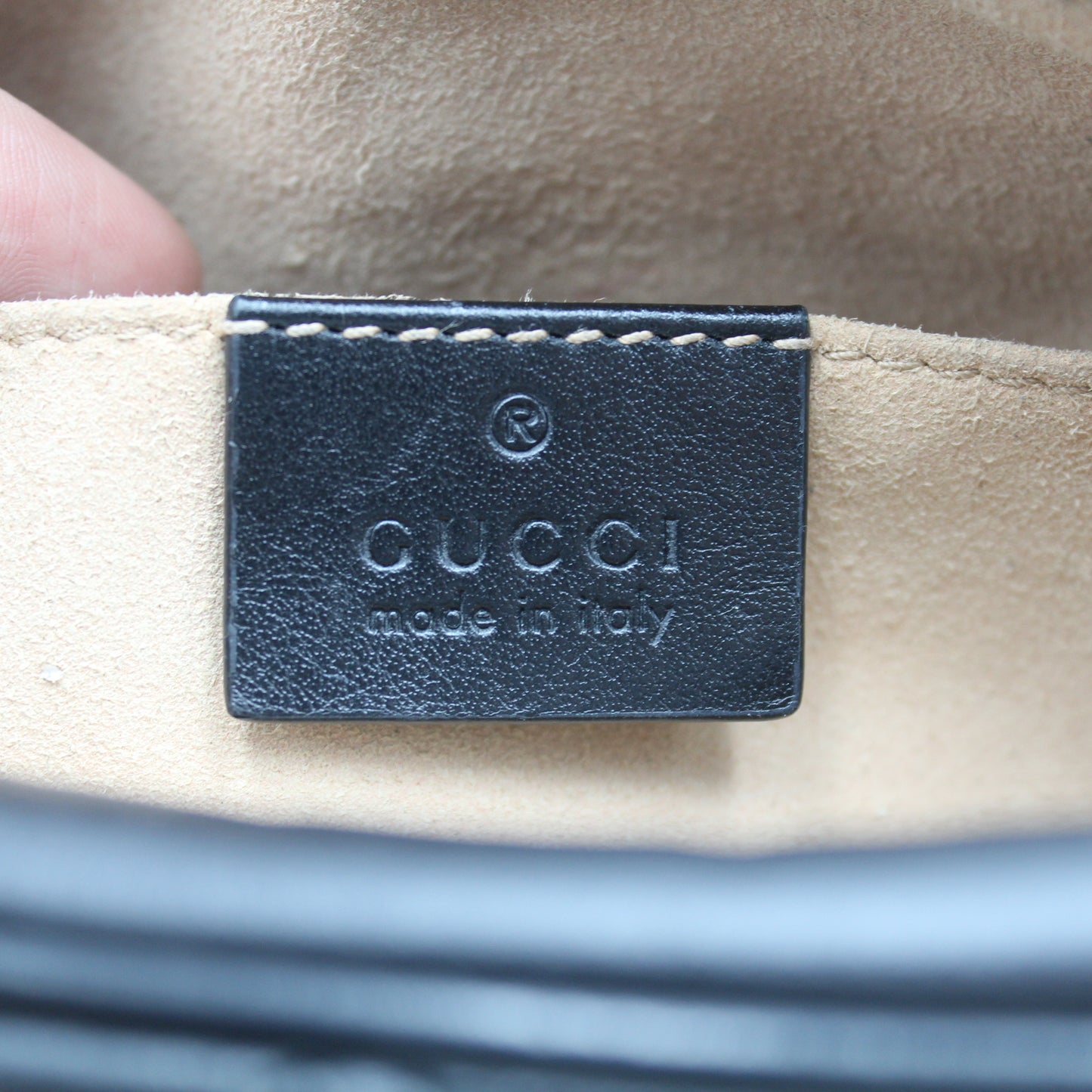 GUCCI GG MARMONT CAMERA BAG MINI MATELASSE GB216