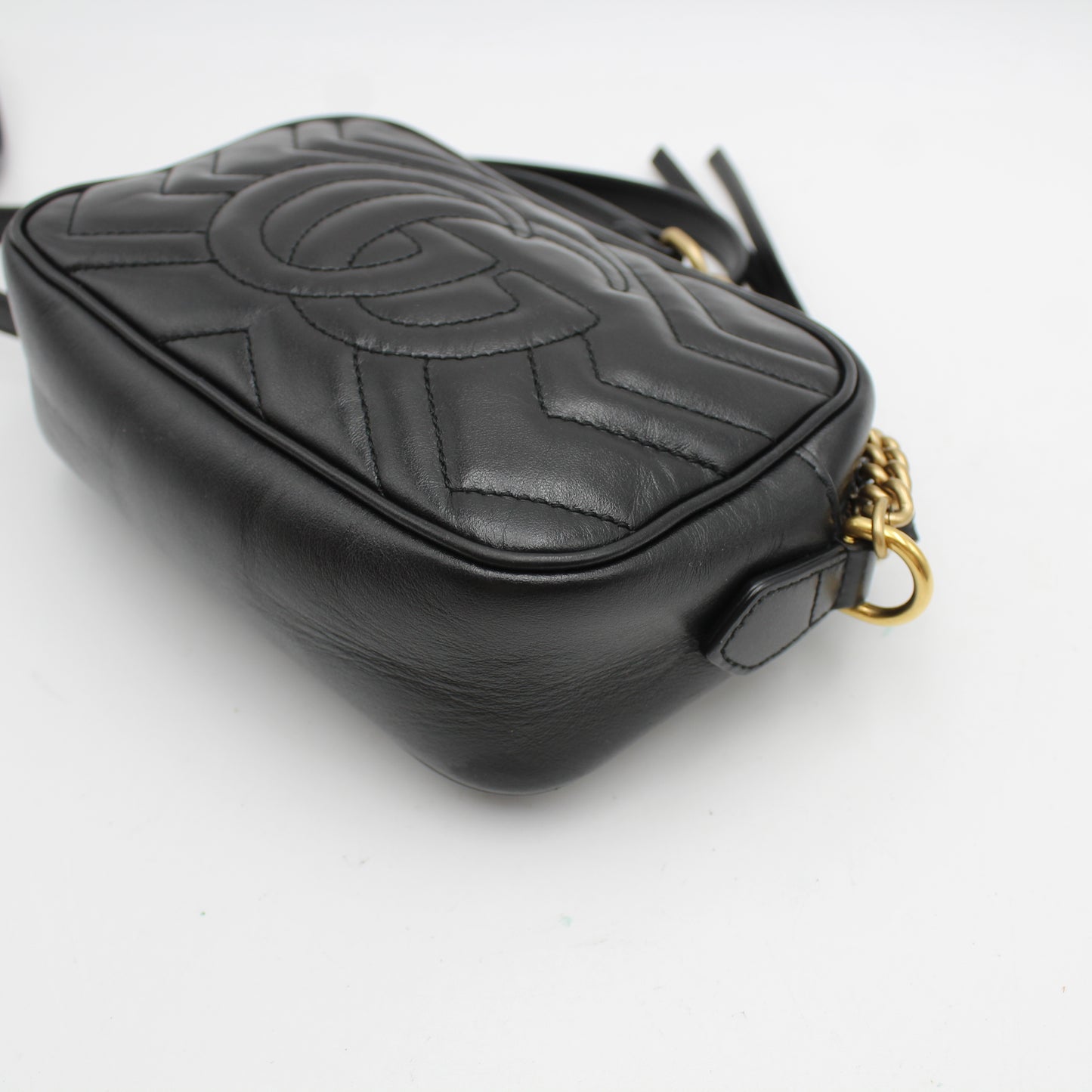 GUCCI GG MARMONT CAMERA BAG MINI MATELASSE GB216