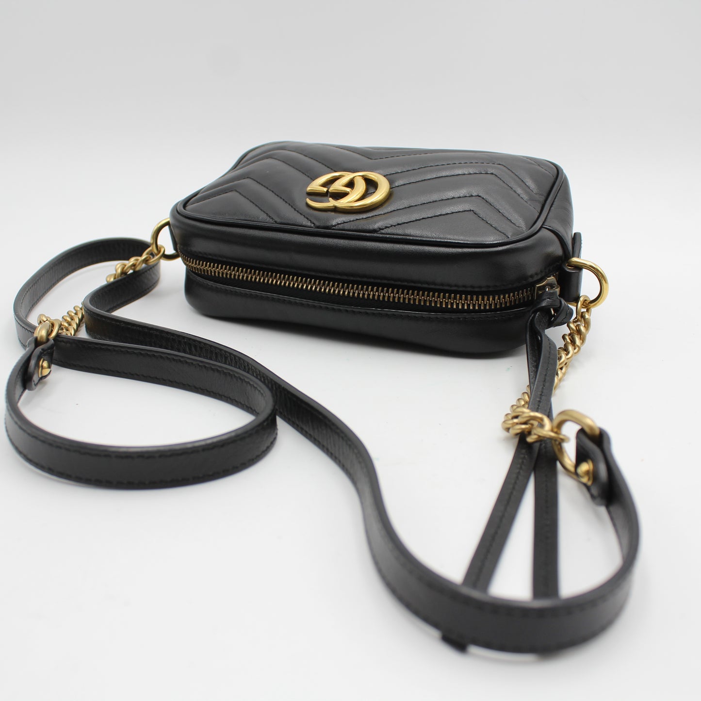 GUCCI GG MARMONT CAMERA BAG MINI MATELASSE GB216