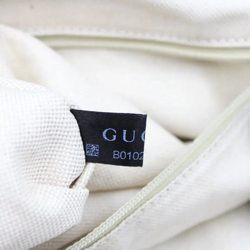 BORSA GUCCI SUKEY IN TESSUTO GG E PELLE NERA BB104