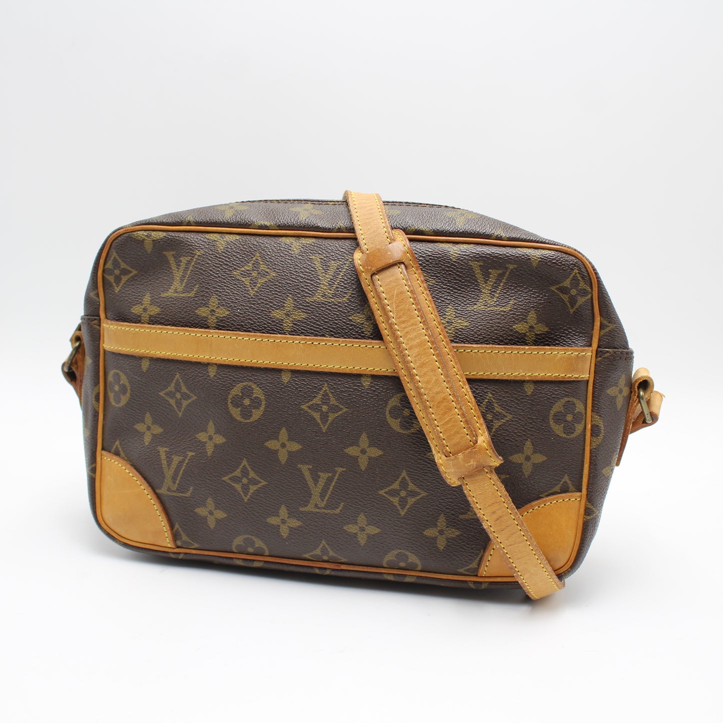 LOUIS VUITTON TROCADERO 27 MONOGRAM SHOULDER BAG LB1093