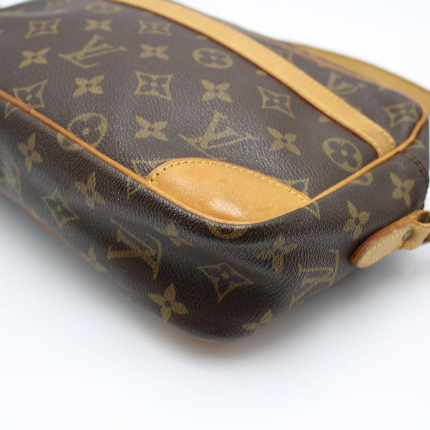 LOUIS VUITTON TROCADERO 27 MONOGRAM SHOULDER BAG LB1093