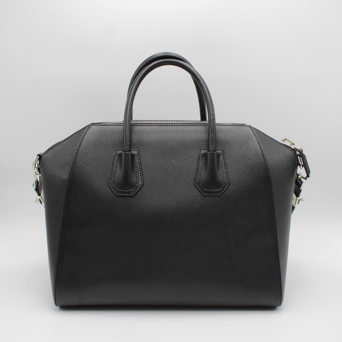 GIVENCHY MEDIUM ANTIGONA BAG IN BLACK GRAIN LEATHER EB101